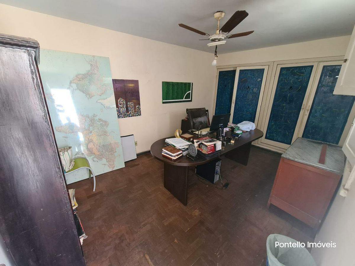 Casa, Floresta, 17 Quartos, 0 Vaga, 4 Suítes