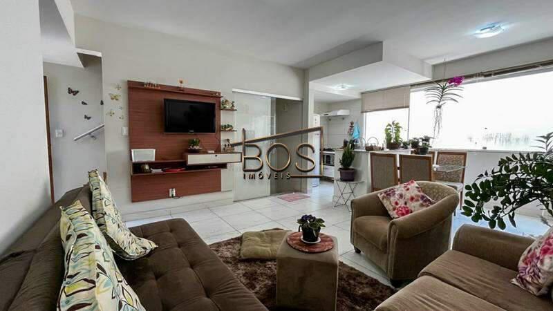 Casa, Santa Efigênia, 3 Quartos, 2 Vagas, 2 Suítes