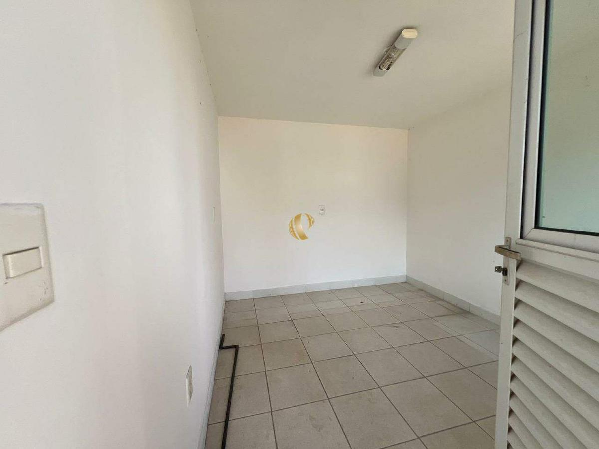 Casa, Centro, 8 Quartos, 15 Vagas, 2 Suítes