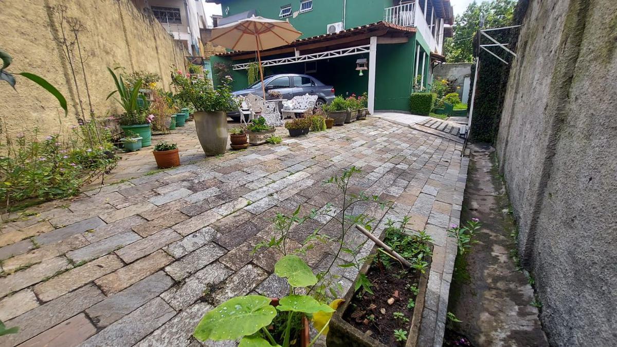 Casa, Dona Clara, 4 Quartos, 6 Vagas, 2 Suítes