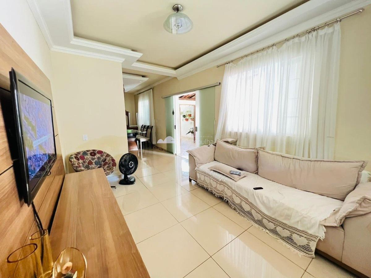 Casa, Santa Mônica, 3 Quartos, 4 Vagas, 1 Suíte