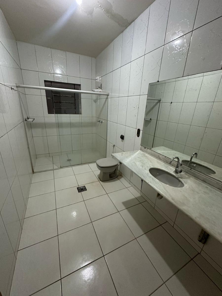 Casa, Centro, 4 Quartos, 0 Vaga