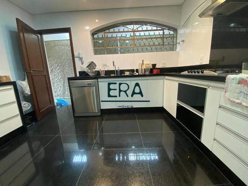 Casa, Santa Lúcia, 5 Quartos, 4 Vagas, 3 Suítes