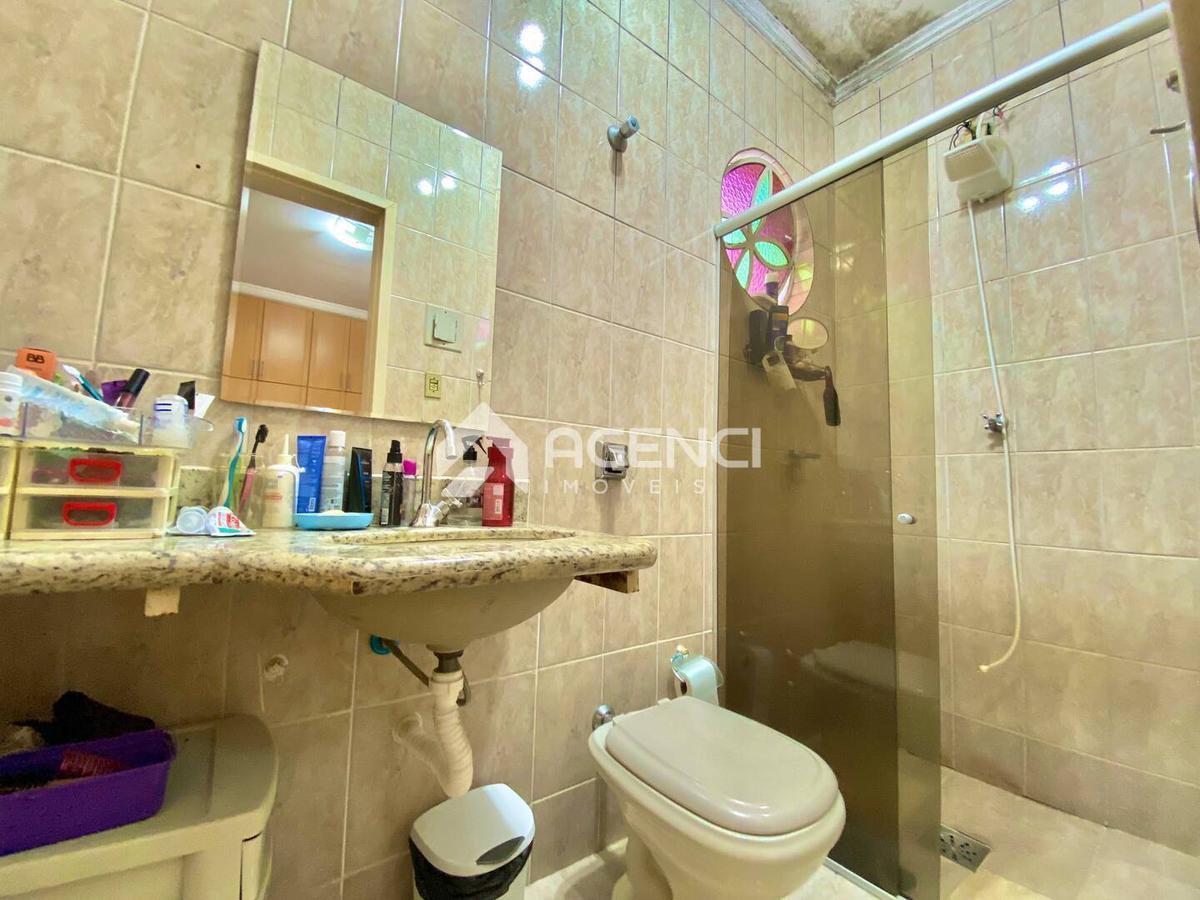 Casa, Camargos, 3 Quartos, 0 Vaga, 1 Suíte