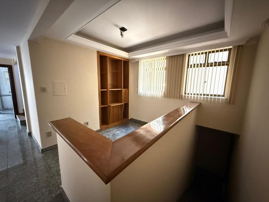 Casa, Itapoã, 5 Quartos, 4 Vagas, 3 Suítes