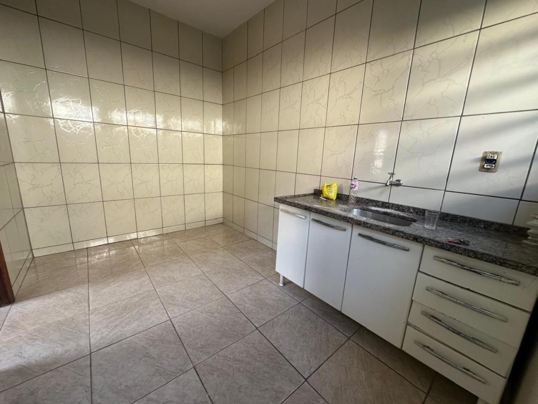 Casa, Centro, 2 Quartos, 0 Vaga