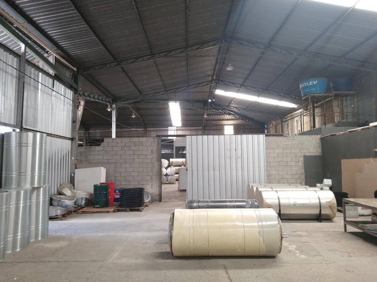 Lote, Cincão, 1 Quarto, 20 Vagas