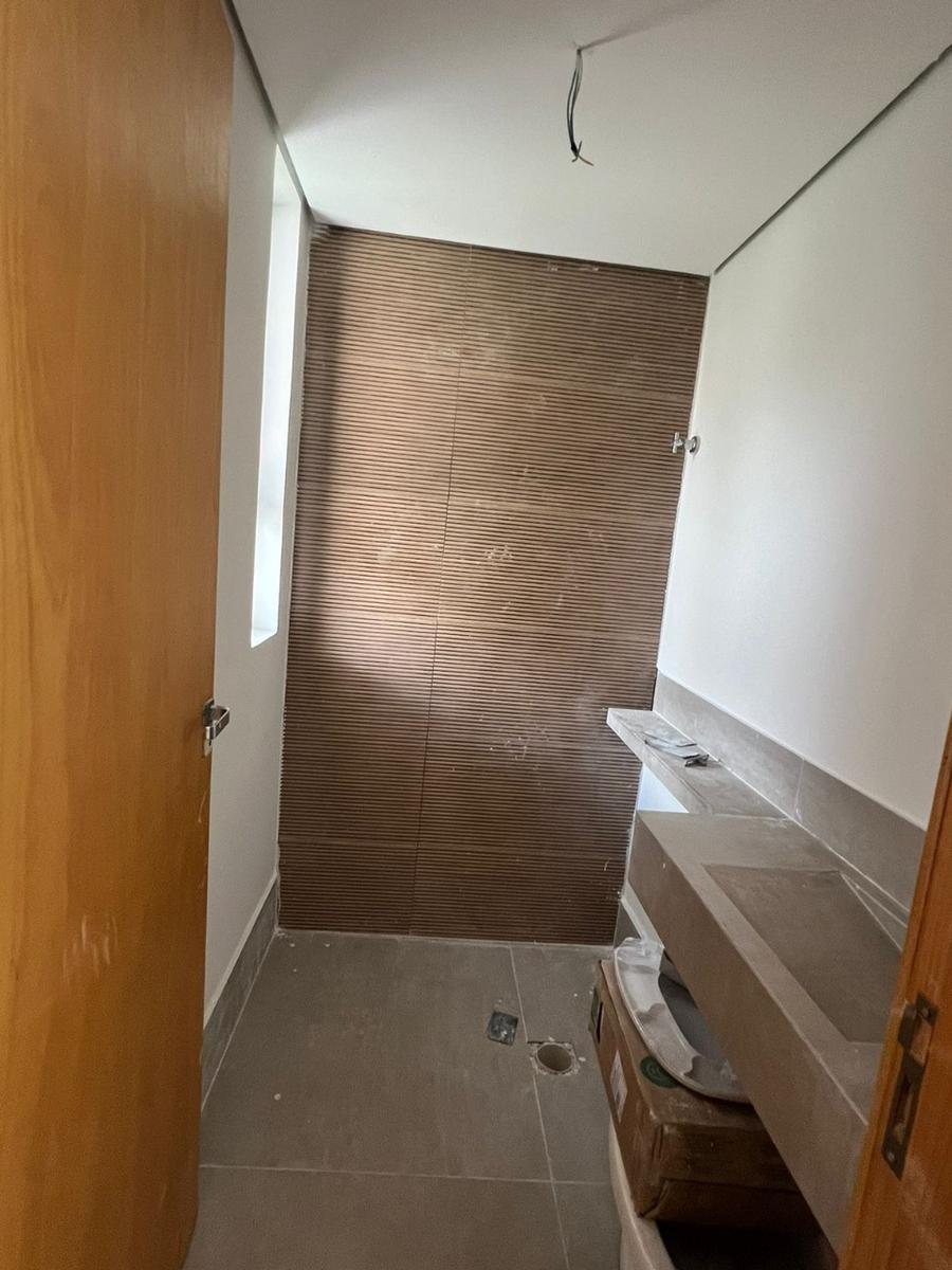 Casa, Planalto, 3 Quartos, 2 Vagas, 1 Suíte