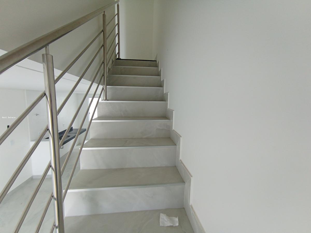 Casa, Planalto, 2 Quartos, 1 Vaga, 2 Suítes