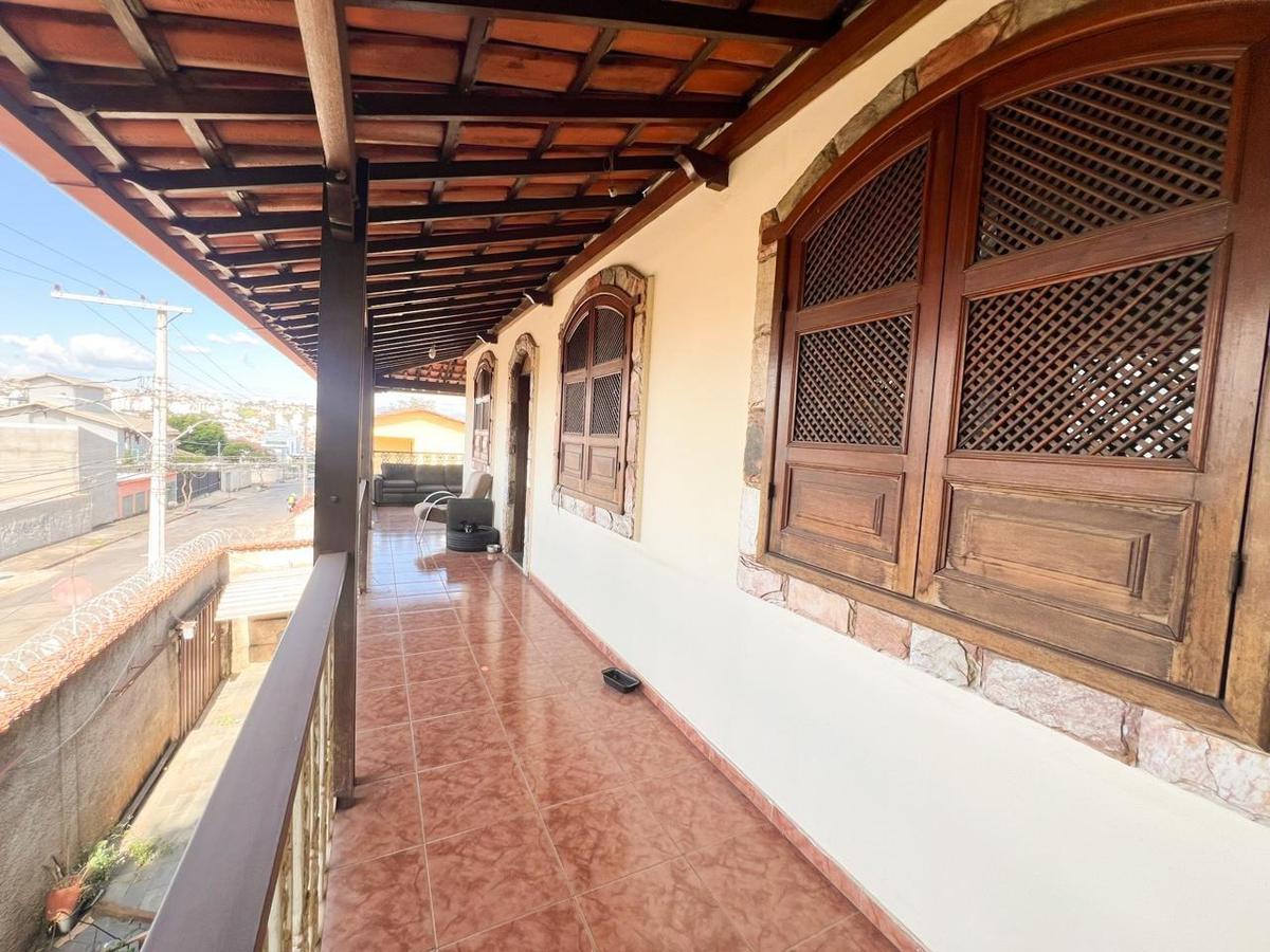 Casa, Serrano, 5 Quartos, 4 Vagas, 1 Suíte