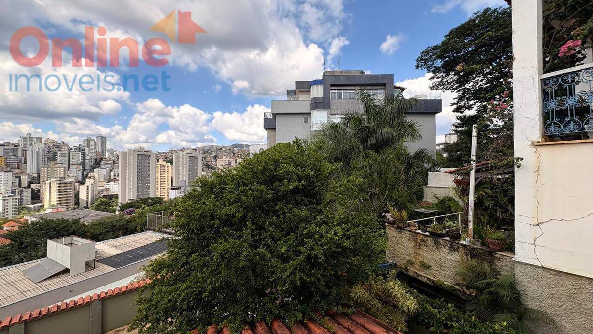 Casa, Vila Paris, 4 Quartos, 0 Vaga, 2 Suítes