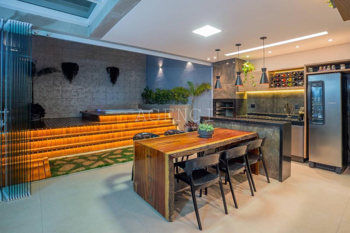 Casa, Cabral, 3 Quartos, 0 Vaga, 1 Suíte