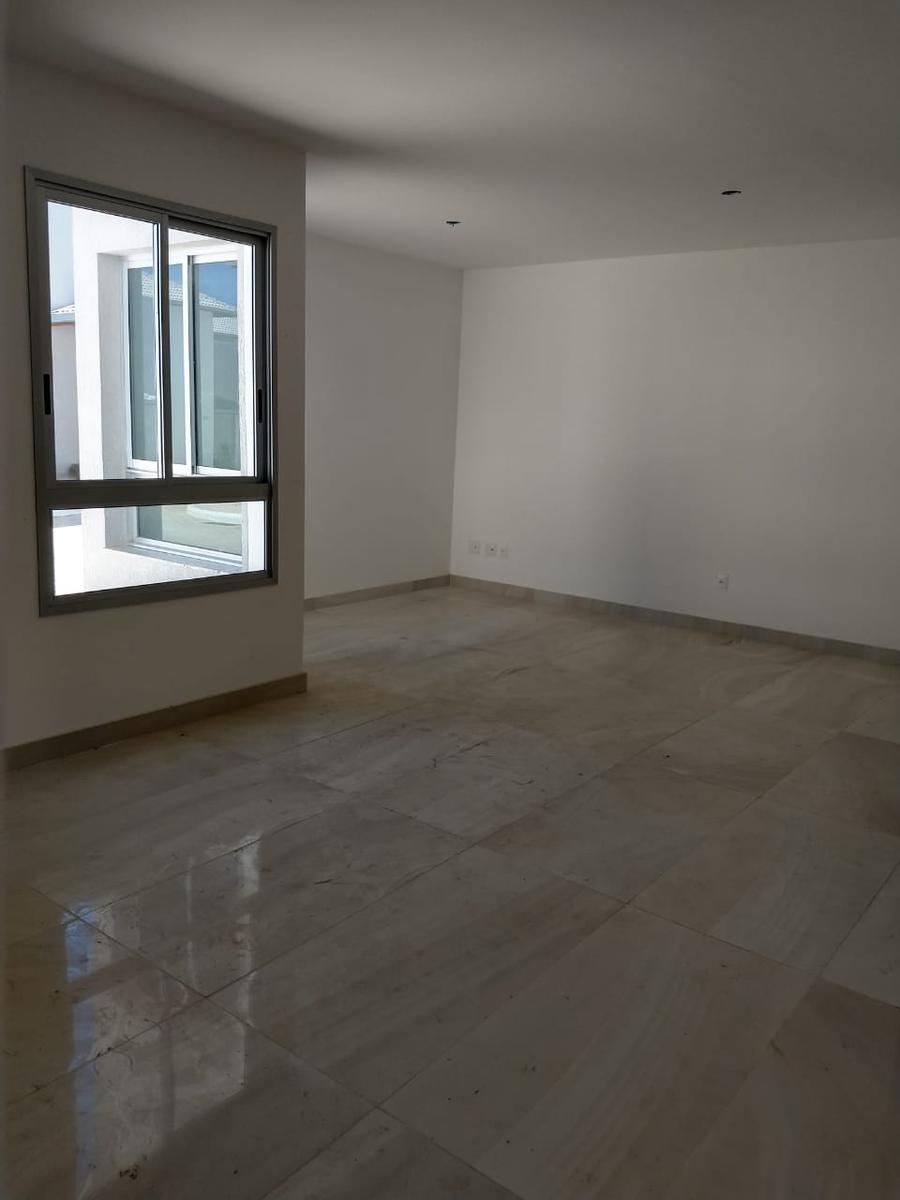 Casa, Centro, 3 Quartos, 2 Vagas, 1 Suíte