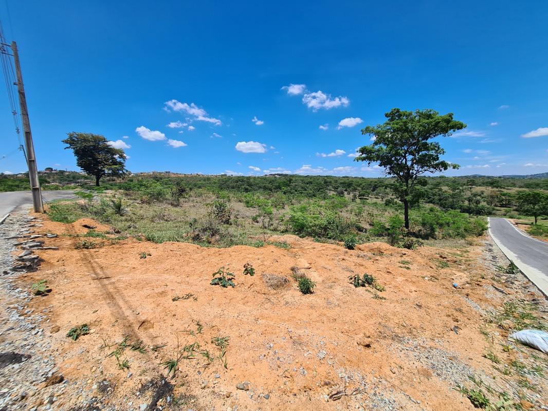 Lote, Novo Retiro, 0 Quarto, 0 Vaga