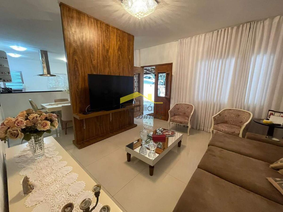 Casa em Condomínio, Retiro do Chalé, 5 Quartos, 4 Vagas, 2 Suítes