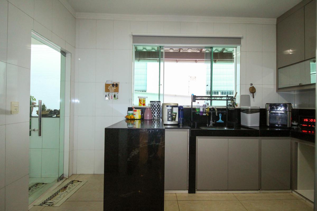 Casa, Novo Eldorado, 4 Quartos, 4 Vagas, 1 Suíte