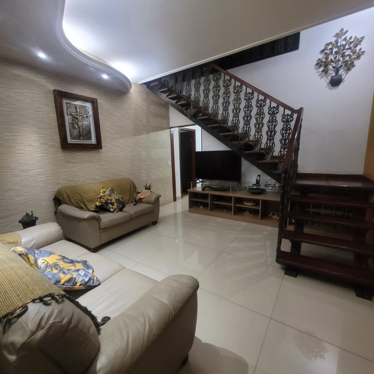 Casa, Castelo, 4 Quartos, 6 Vagas, 2 Suítes