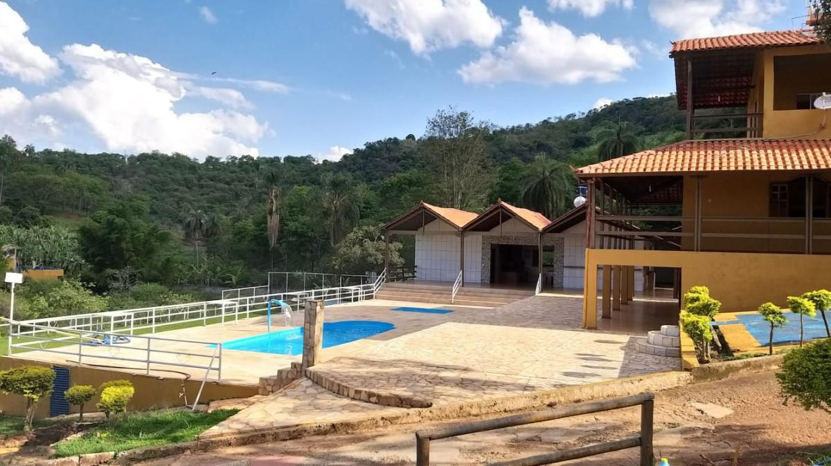 Fazenda, Ravena, 7 Quartos, 6 Vagas, 3 Suítes