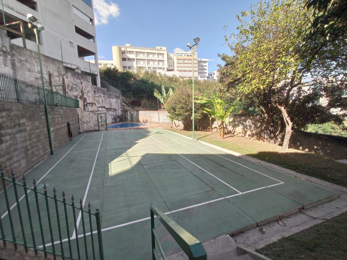 Casa, Estoril, 4 Quartos, 10 Vagas, 1 Suíte