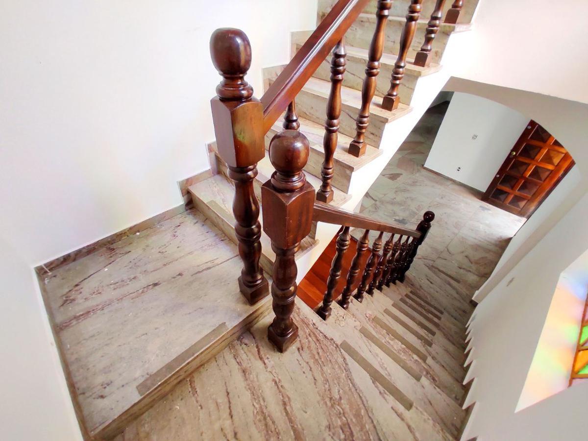 Casa Comercial, São José, 6 Quartos, 4 Vagas, 2 Suítes