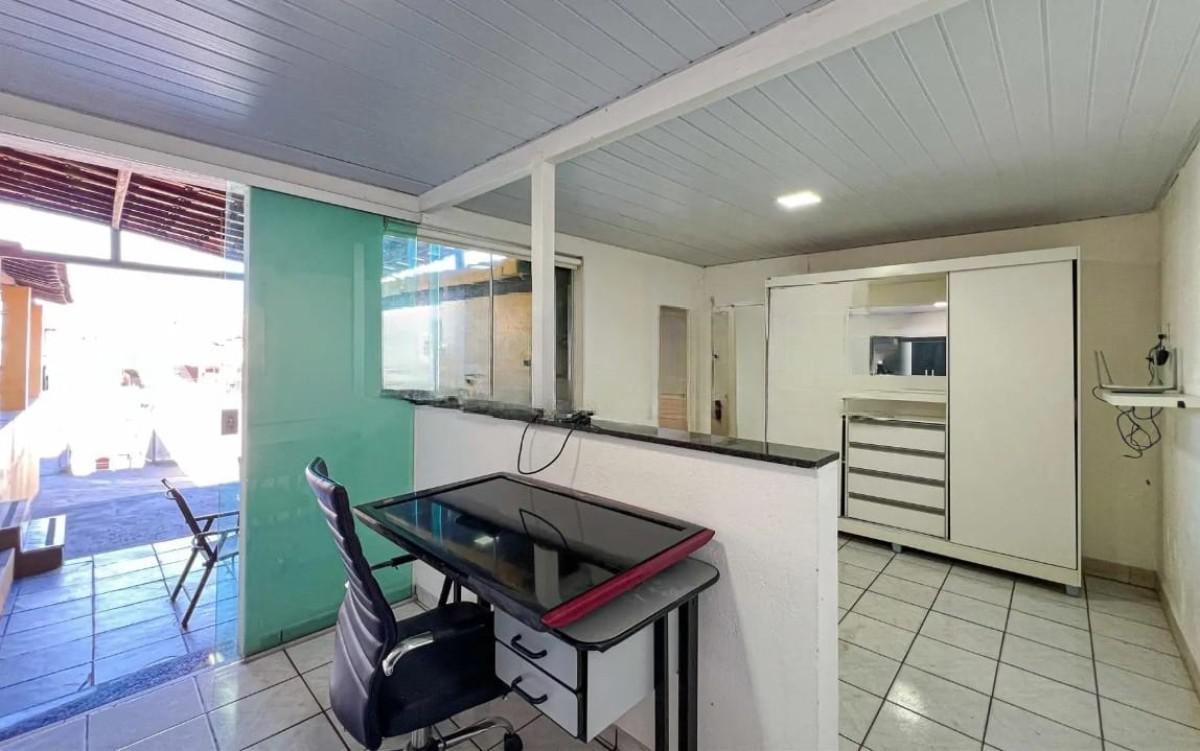 Casa, Sagrada Família, 2 Quartos, 3 Vagas, 2 Suítes