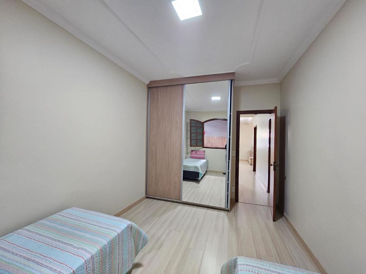 Casa, Santa Cruz, 4 Quartos, 6 Vagas, 1 Suíte