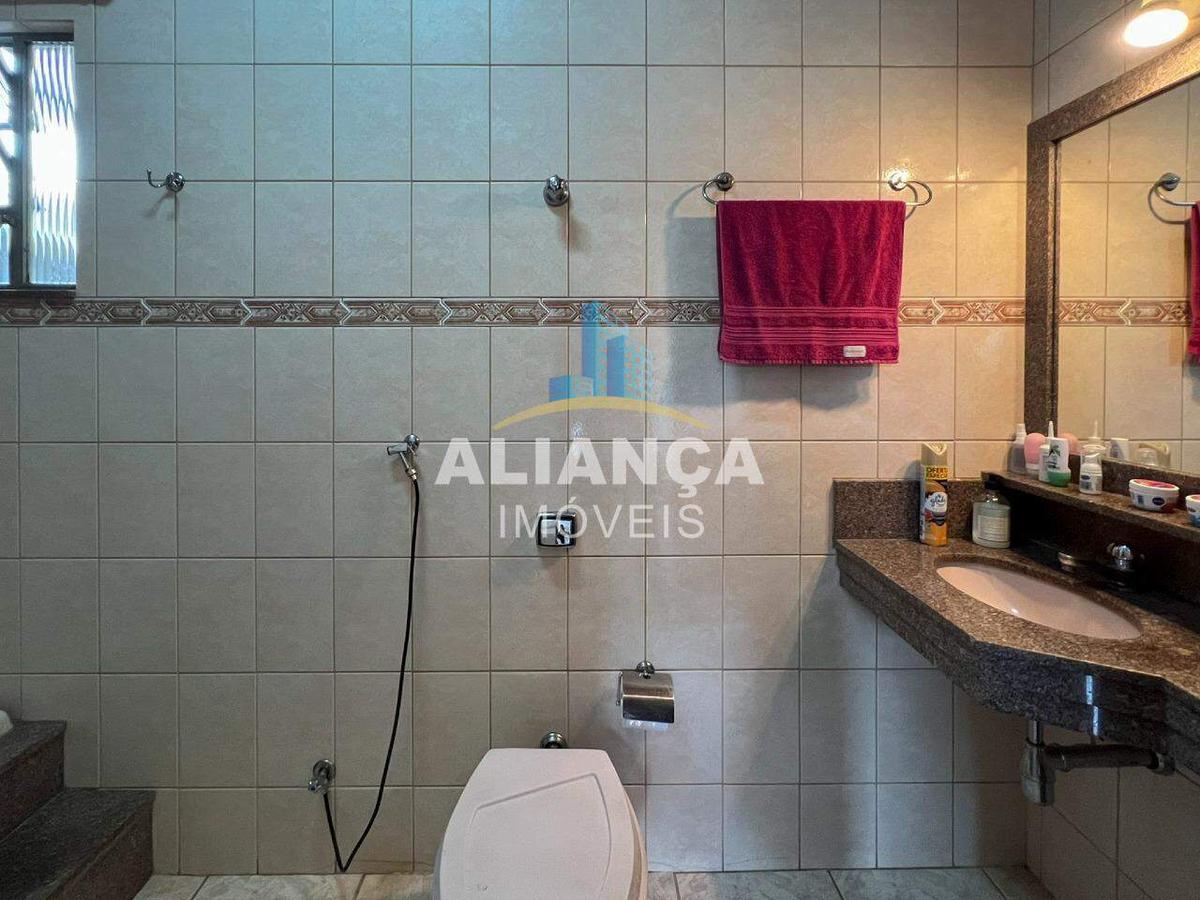 Casa, Centro, 4 Quartos, 1 Vaga, 1 Suíte