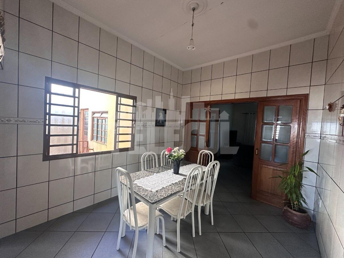 Casa, Centro, 6 Quartos, 2 Vagas