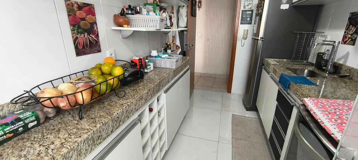 Apartamento, Sagrada Família, 3 Quartos, 2 Vagas, 1 Suíte