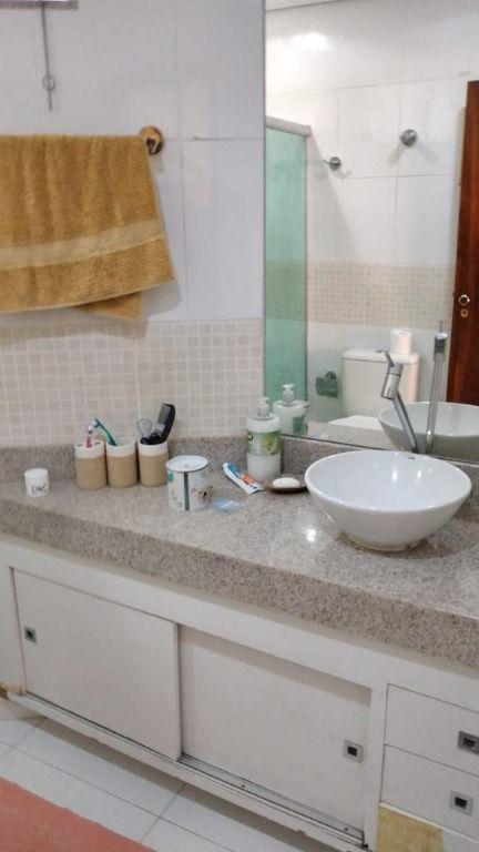 Casa, Centro, 4 Quartos, 3 Vagas, 1 Suíte