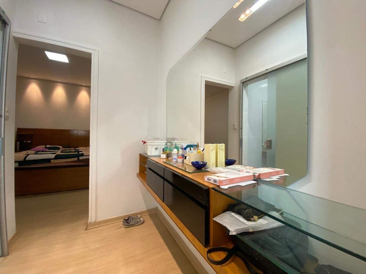 Casa, Cabral, 4 Quartos, 3 Vagas, 1 Suíte