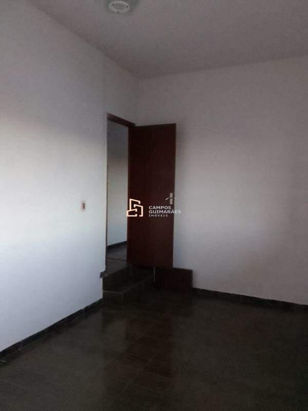 Casa, Industrial, 4 Quartos, 2 Vagas, 1 Suíte