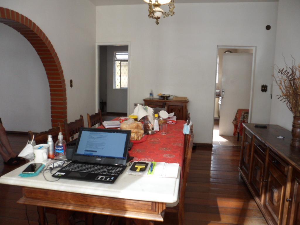 Casa, Gutierrez, 5 Quartos, 4 Vagas, 1 Suíte