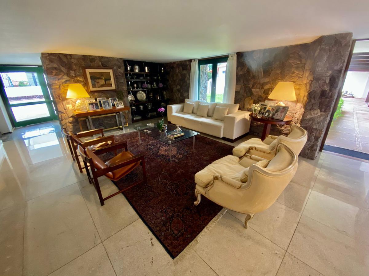 Casa, São Luiz (pampulha), 5 Quartos, 10 Vagas, 5 Suítes