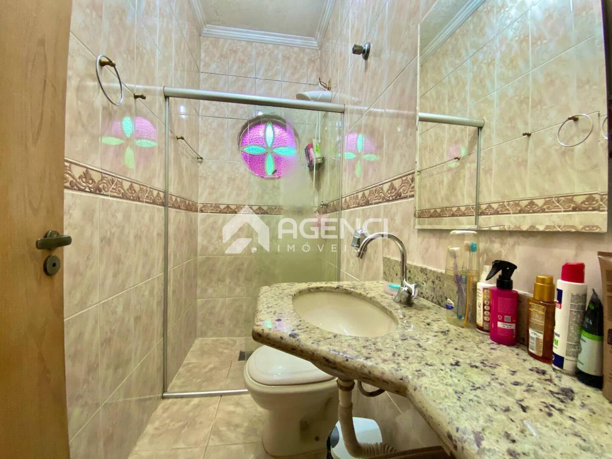 Casa, Camargos, 3 Quartos, 0 Vaga, 1 Suíte