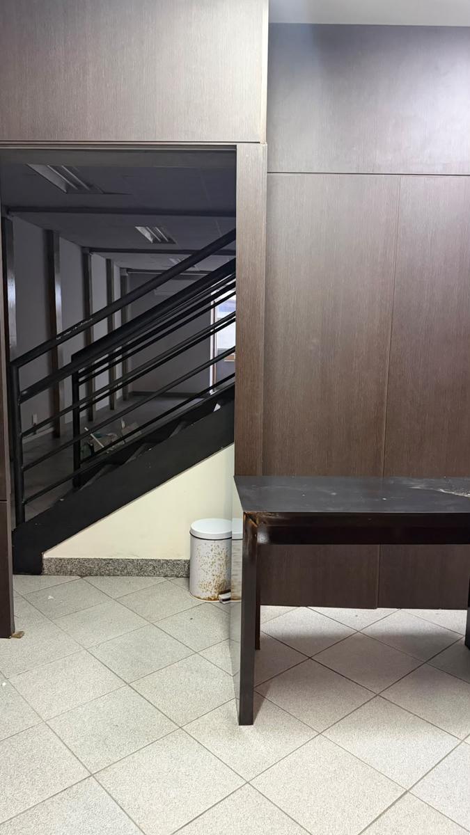 Loja, Funcionários, 1 Vaga