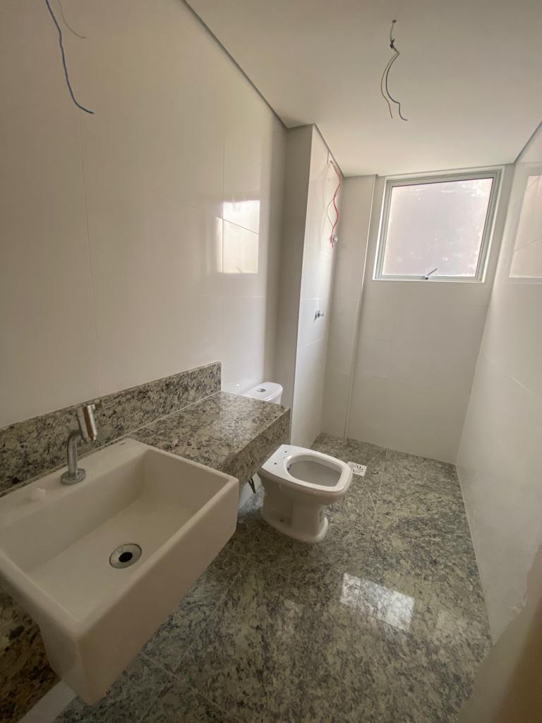 Cobertura, Funcionários, 2 Quartos, 2 Vagas, 2 Suítes