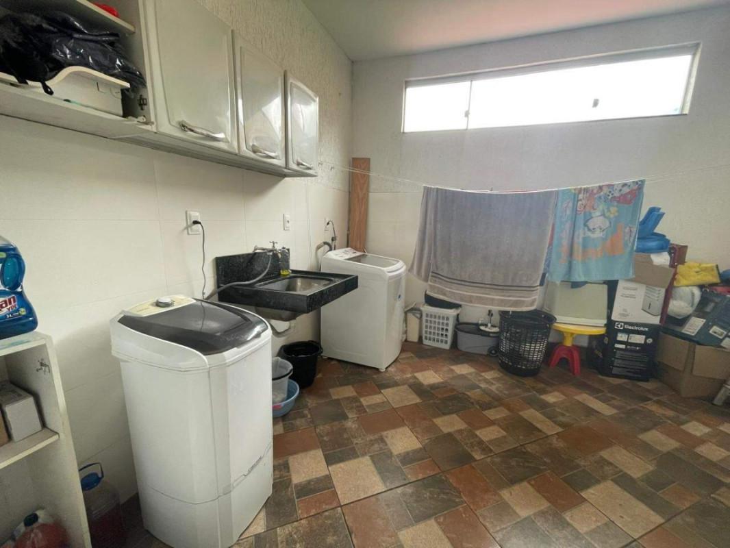 Casa, Araguaia, 4 Quartos, 2 Vagas, 1 Suíte