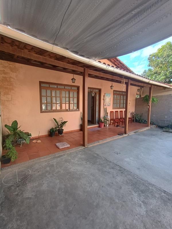 Casa, Jardim Guanabara, 2 Quartos, 4 Vagas, 1 Suíte