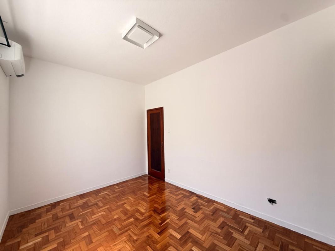 Apartamento, Sagrada Família, 2 Quartos, 1 Vaga