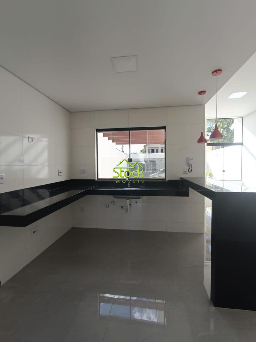 Casa, Jardim Imperial, 3 Quartos, 2 Vagas, 1 Suíte