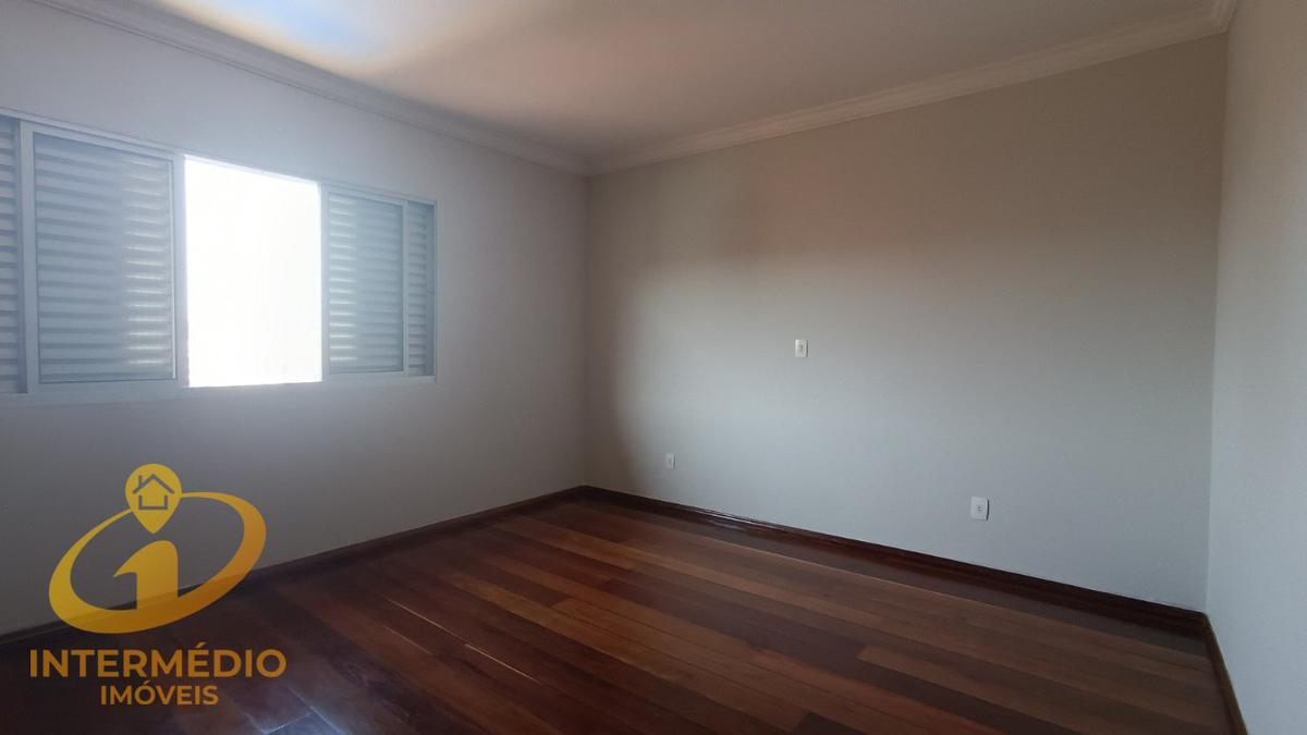 Casa, Álvaro Camargos, 4 Quartos, 4 Vagas, 1 Suíte