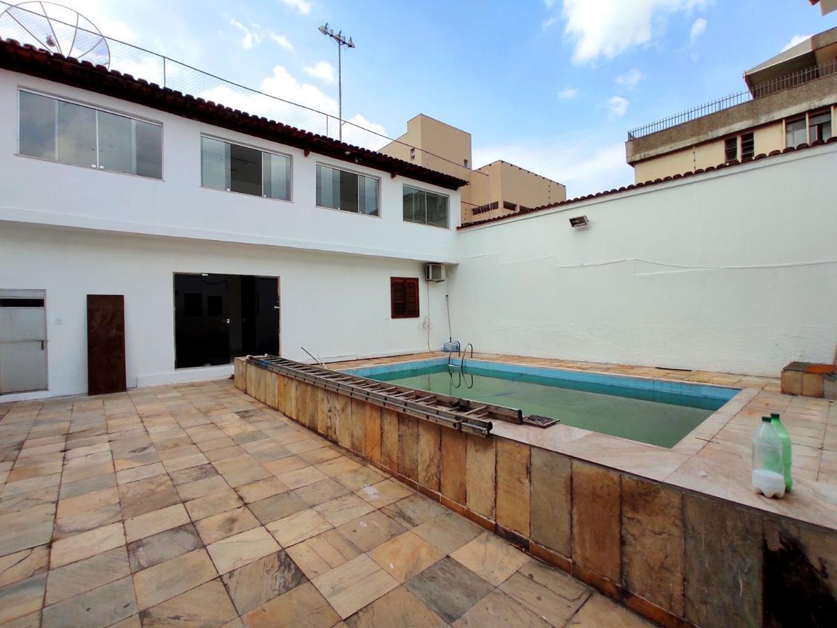 Casa Comercial, São José, 6 Quartos, 4 Vagas, 2 Suítes