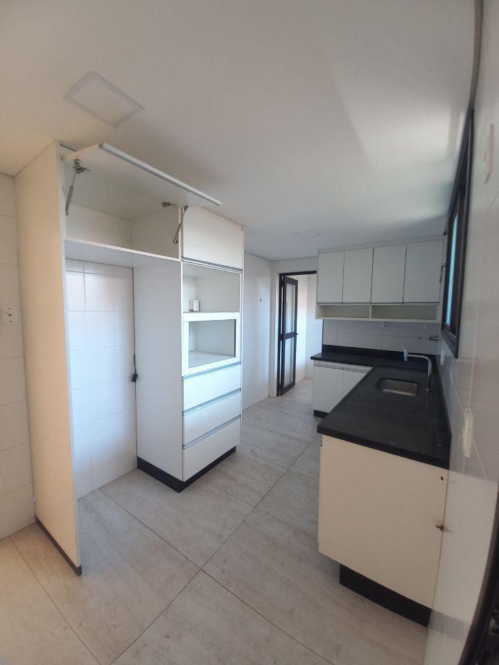 Apartamento, Jaraguá, 4 Quartos, 2 Vagas, 2 Suítes