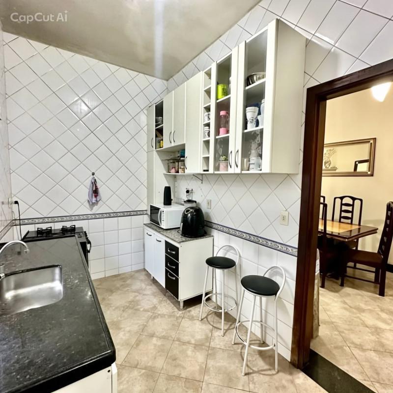 Casa, Castelo, 3 Quartos, 2 Vagas, 1 Suíte