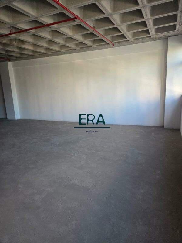 Sala, Centro, 0 Quarto, 1 Vaga