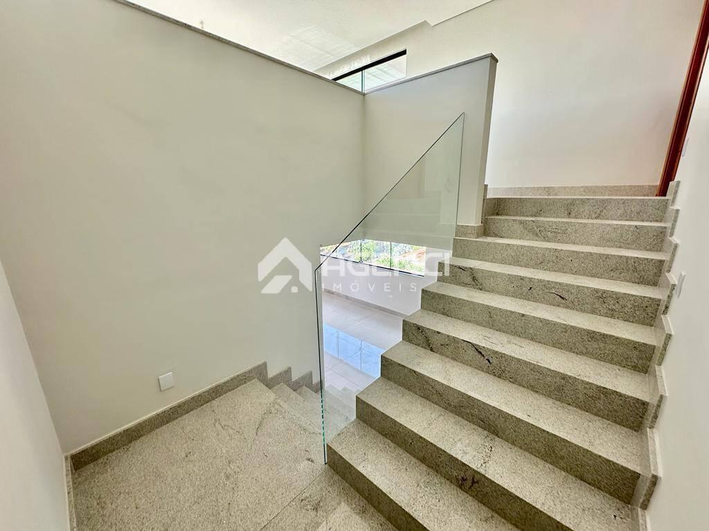 Cobertura, Serrano, 4 Quartos, 0 Vaga, 1 Suíte