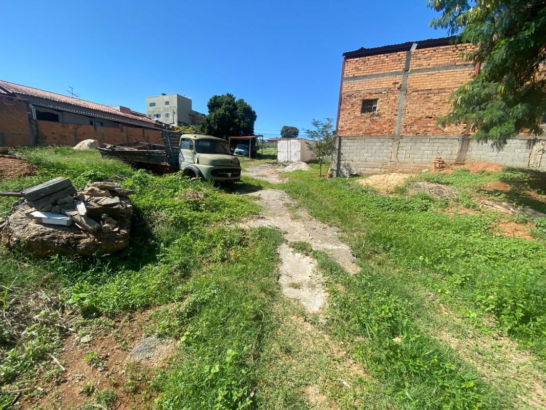 Lote, Pedra Azul, 0 Quarto, 30 Vagas
