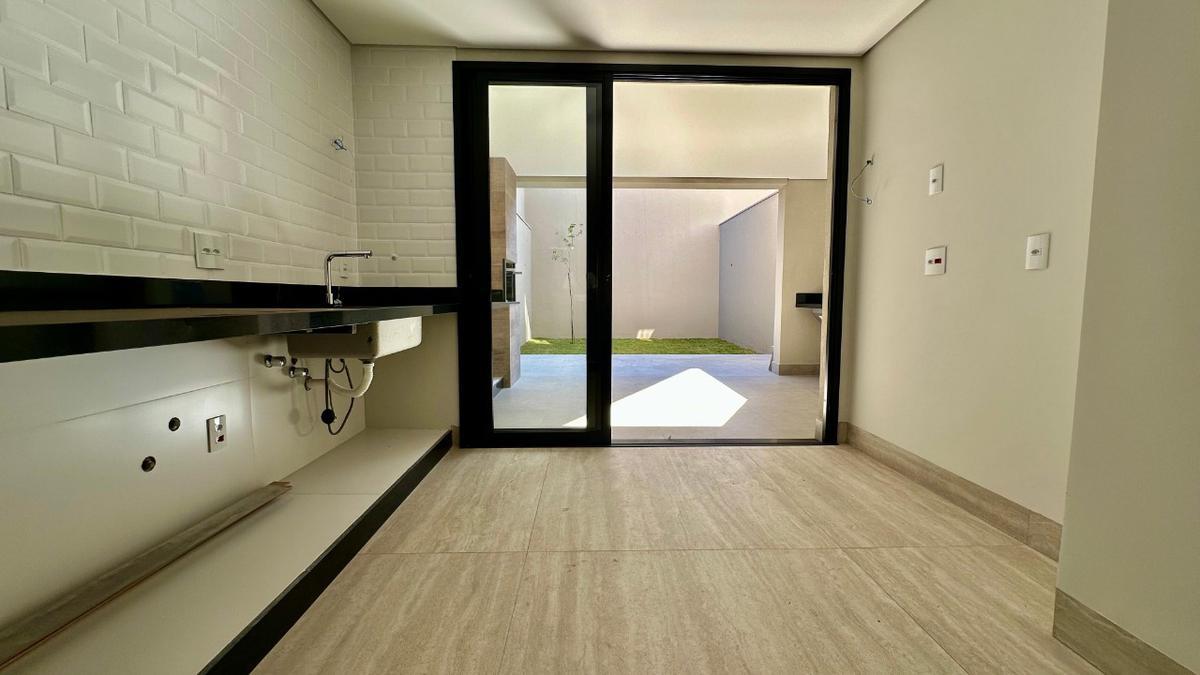 Casa, Jaraguá, 4 Quartos, 4 Vagas, 1 Suíte