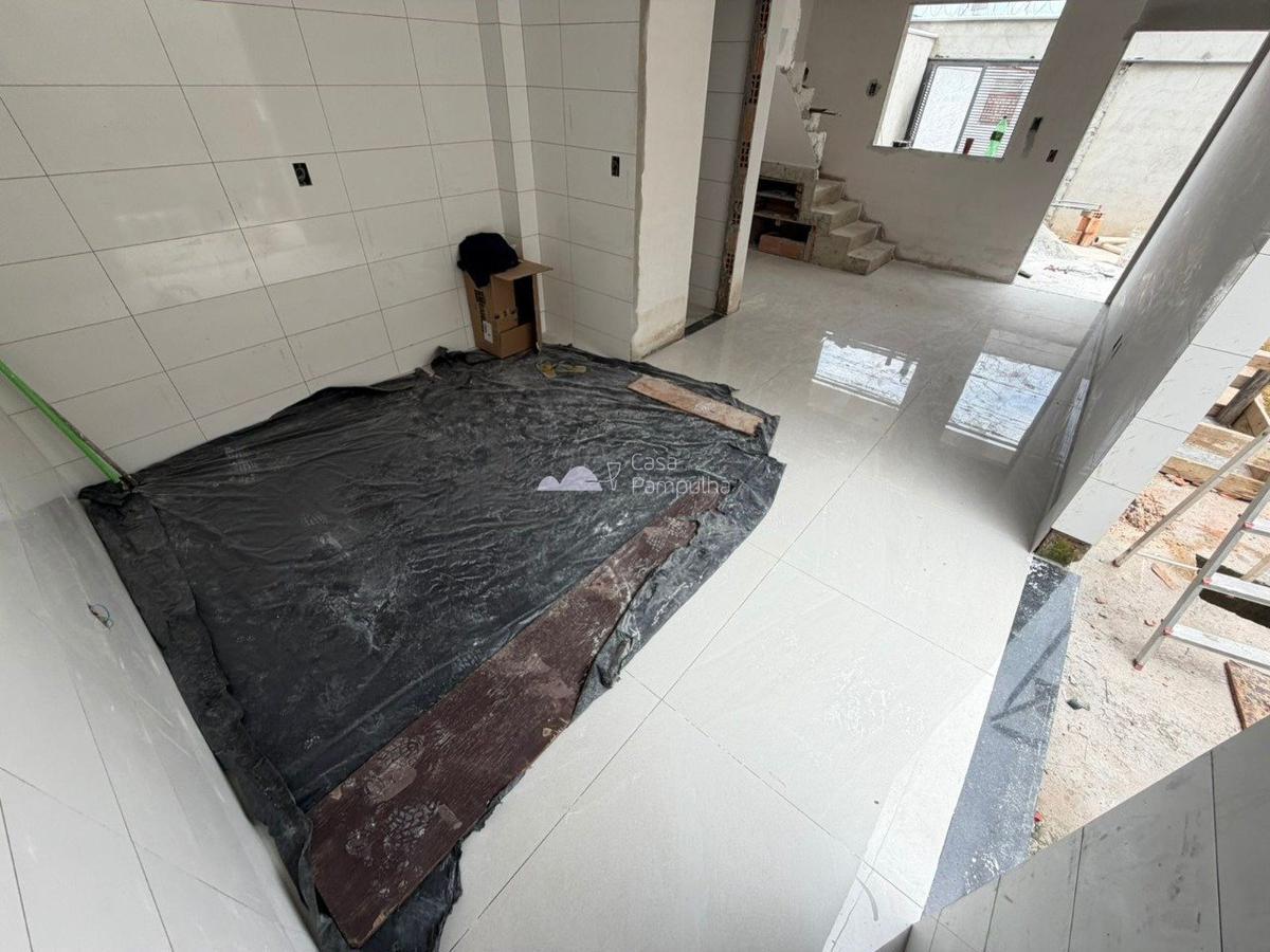 Casa, Piratininga (venda Nova), 2 Quartos, 3 Vagas, 2 Suítes